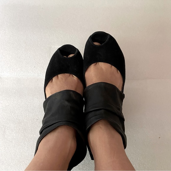 Coclico Black Suede and Leather Peeptoe Heels - Picture 4 of 7